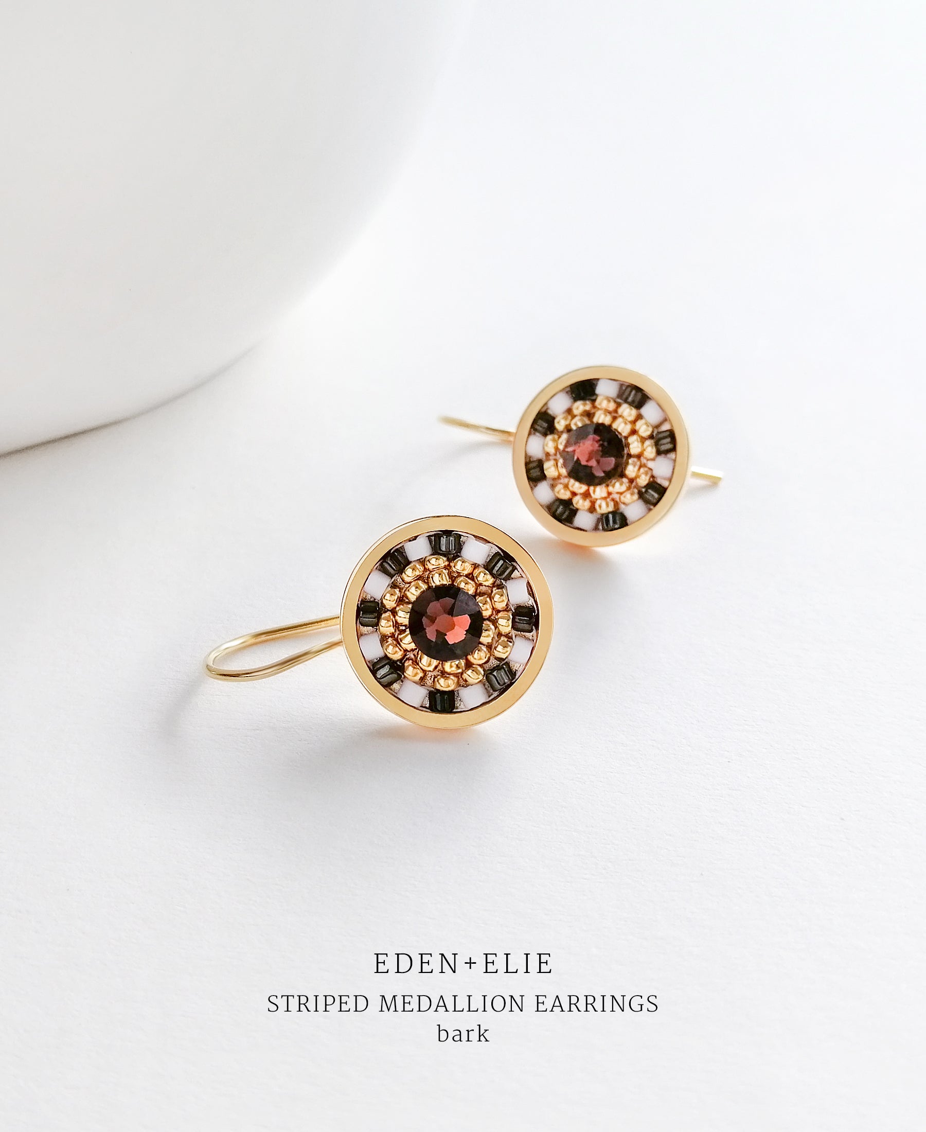 EDEN + ELIE Striped Medallion drop earrings - bark